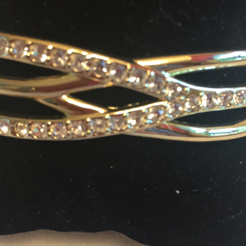 Gold Tone Rhinestone Clamper - Picture 2 of 4